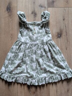kate quinn Green Floral Ruffle Strap Dress